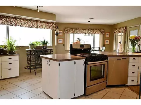 2738 Poplar Dr, Springfield, OH 45504 photo 9