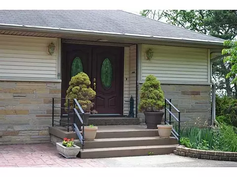 2738 Poplar Dr, Springfield, OH 45504 photo 2