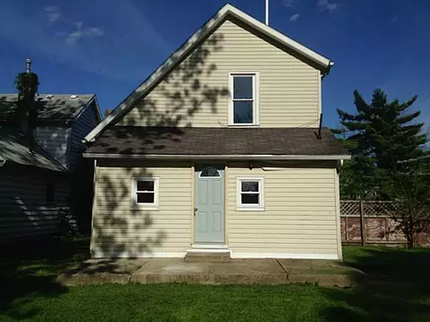 1033 Cypress St, Springfield, OH 45503 photo 2