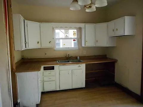 377 E Madison, Springfield, OH 45503 photo 9