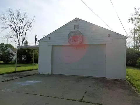861 N Burnett, Springfield, OH 45503 photo 2