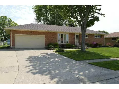 4602 Laredo St, Springfield, OH 45503 photo 2