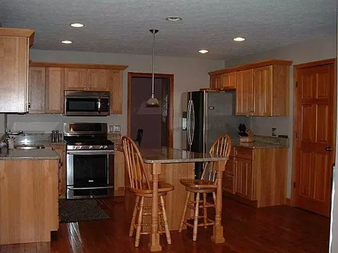 321 Eagle Ct, Springfield, OH 45505 photo 3