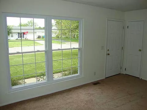 3205 Woonsocket St, Springfield, OH 45503 photo 2