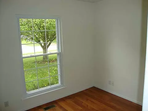 3205 Woonsocket St, Springfield, OH 45503 photo 9