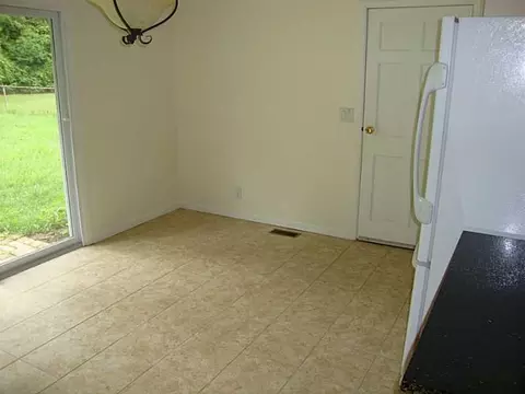 3205 Woonsocket St, Springfield, OH 45503 photo 7