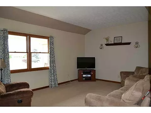 4250 Joshane St, Springfield, OH 45502 photo 5