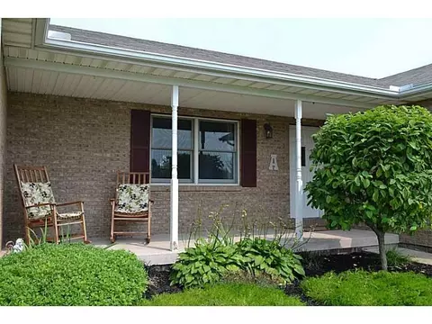 4250 Joshane St, Springfield, OH 45502 photo 2