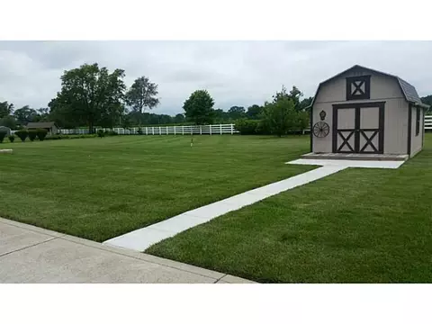 5790 Whispering Wind Dr, Springfield, OH 45504 photo 3