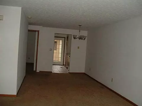 1515 Student Ave #1515, Springfield, OH 45503 photo 2
