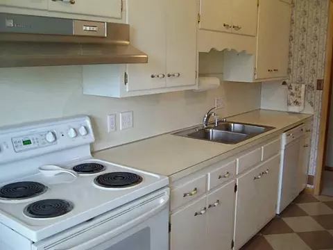 415 E Fulton St, Celina, OH 45822 photo 9