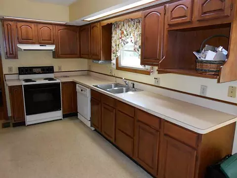 3681 Marbella, Springfield, OH 45502 photo 10