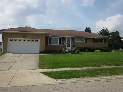 1922 Kimberly Cir, Springfield, OH 45503 photo 2