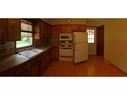 1370 W Sparrow Rd, Springfield, OH 45502 photo 6