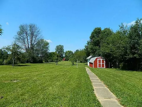 2673 E Possum, Springfield, OH 45502 photo 4