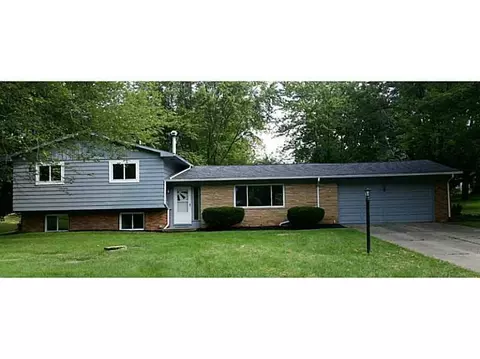 2018 Granada Dr, Springfield, OH 45503 photo 1