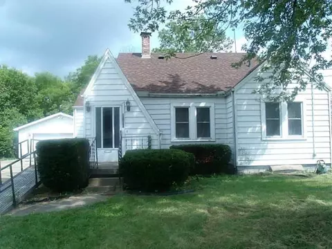 1752 S York St, Springfield, OH 45505 photo 2