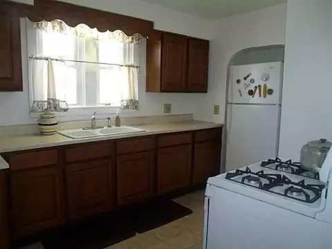 1752 S York St, Springfield, OH 45505 photo 8