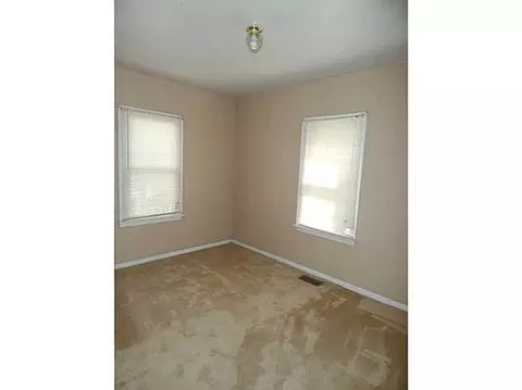 906 E Rose, Springfield, OH 45505 photo 2