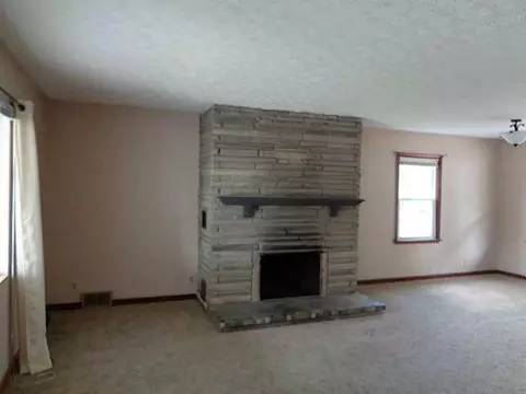 1686 W Sparrow, Springfield, OH 45502 photo 2