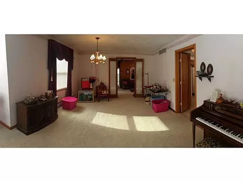 315 Holiday Dr, Springfield, OH 45505 photo 12