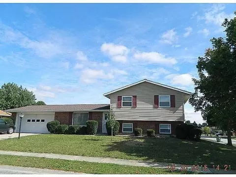 2304 Collins, Sidney, OH 45365 photo 2