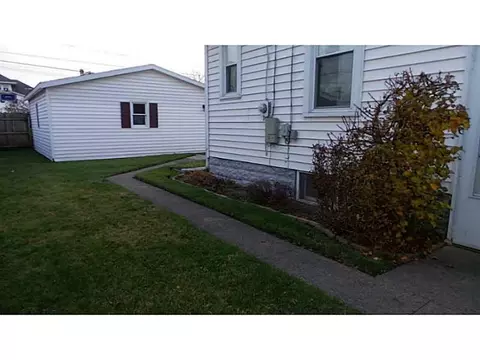 555 E Cecil St, Springfield, OH 45503 photo 4