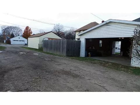 555 E Cecil St, Springfield, OH 45503 photo 7