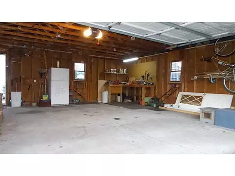 555 E Cecil St, Springfield, OH 45503 photo 8