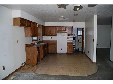 2564 Leon Ln, Springfield, OH 45502 photo 4