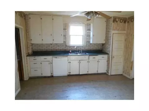 1106 N Burnett, Springfield, OH 45503 photo 6