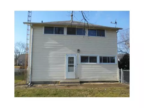 1106 N Burnett, Springfield, OH 45503 photo 2