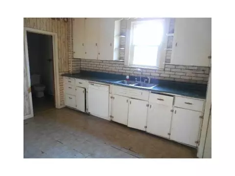 1106 N Burnett, Springfield, OH 45503 photo 9