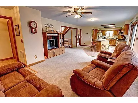 4545 Wolfe Rde, Lima, OH 45807 photo 2