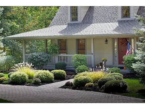 4255 Stone Bridge Dr, Springfield, OH 45504 photo 2