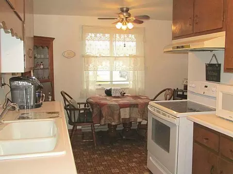 1215 Student Ave, Springfield, OH 45503 photo 4