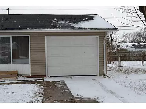 105 Sturgeon St, Springfield, OH 45506 photo 2