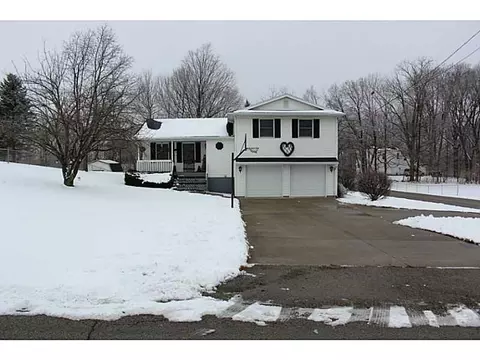 1905 Cheviot Hills Dr, Springfield, OH 45505 photo 1
