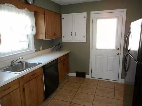 1401 Crestview, Springfield, OH 45504 photo 2