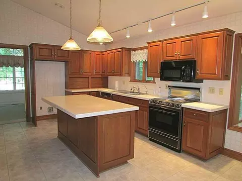 1041 Woodhaven Ct, Springfield, OH 45503 photo 6
