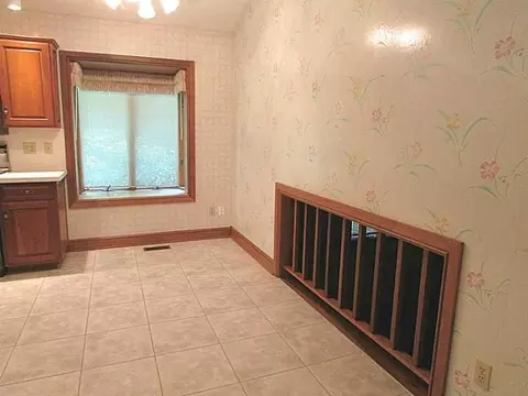 1041 Woodhaven Ct, Springfield, OH 45503 photo 7