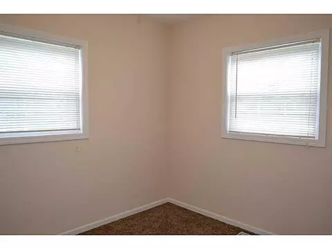 2835 S Burnett Rd, Springfield, OH 45505 photo 16