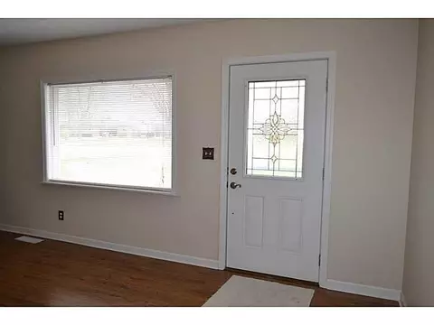2835 S Burnett Rd, Springfield, OH 45505 photo 4