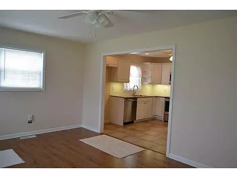 2835 S Burnett Rd, Springfield, OH 45505 photo 6
