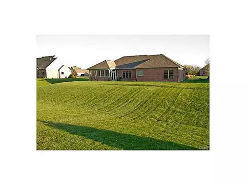 2741 Meadowpoint, Troy, OH 45373 photo 16