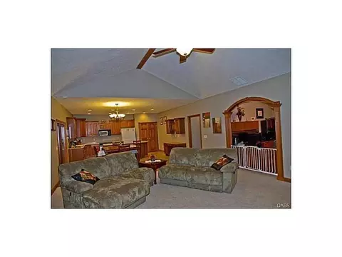 2741 Meadowpoint, Troy, OH 45373 photo 18