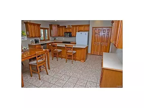 2741 Meadowpoint, Troy, OH 45373 photo 22