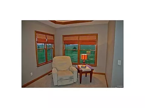 2741 Meadowpoint, Troy, OH 45373 photo 9
