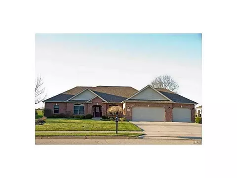 2741 Meadowpoint, Troy, OH 45373 photo 1
