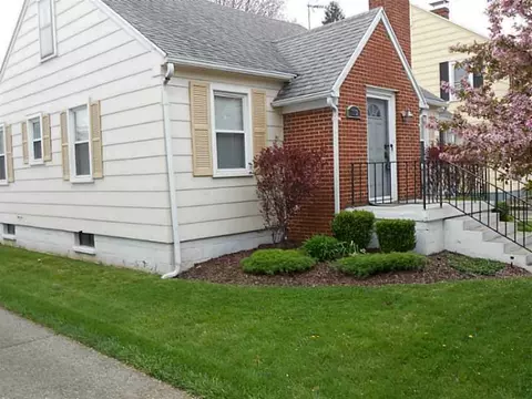 1952 Broadway, Springfield, OH 45504 photo 2